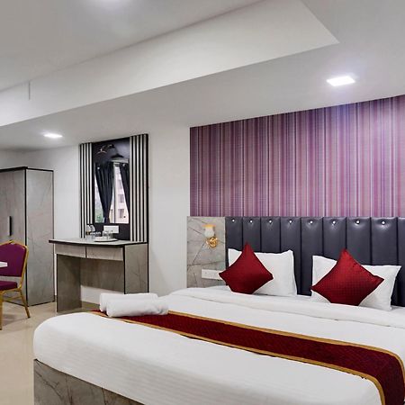 Hotel Orchard Park ปูเน่ ภายนอก รูปภาพ