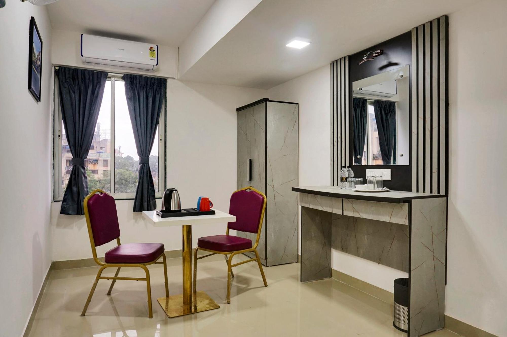 Hotel Orchard Park ปูเน่ ภายนอก รูปภาพ
