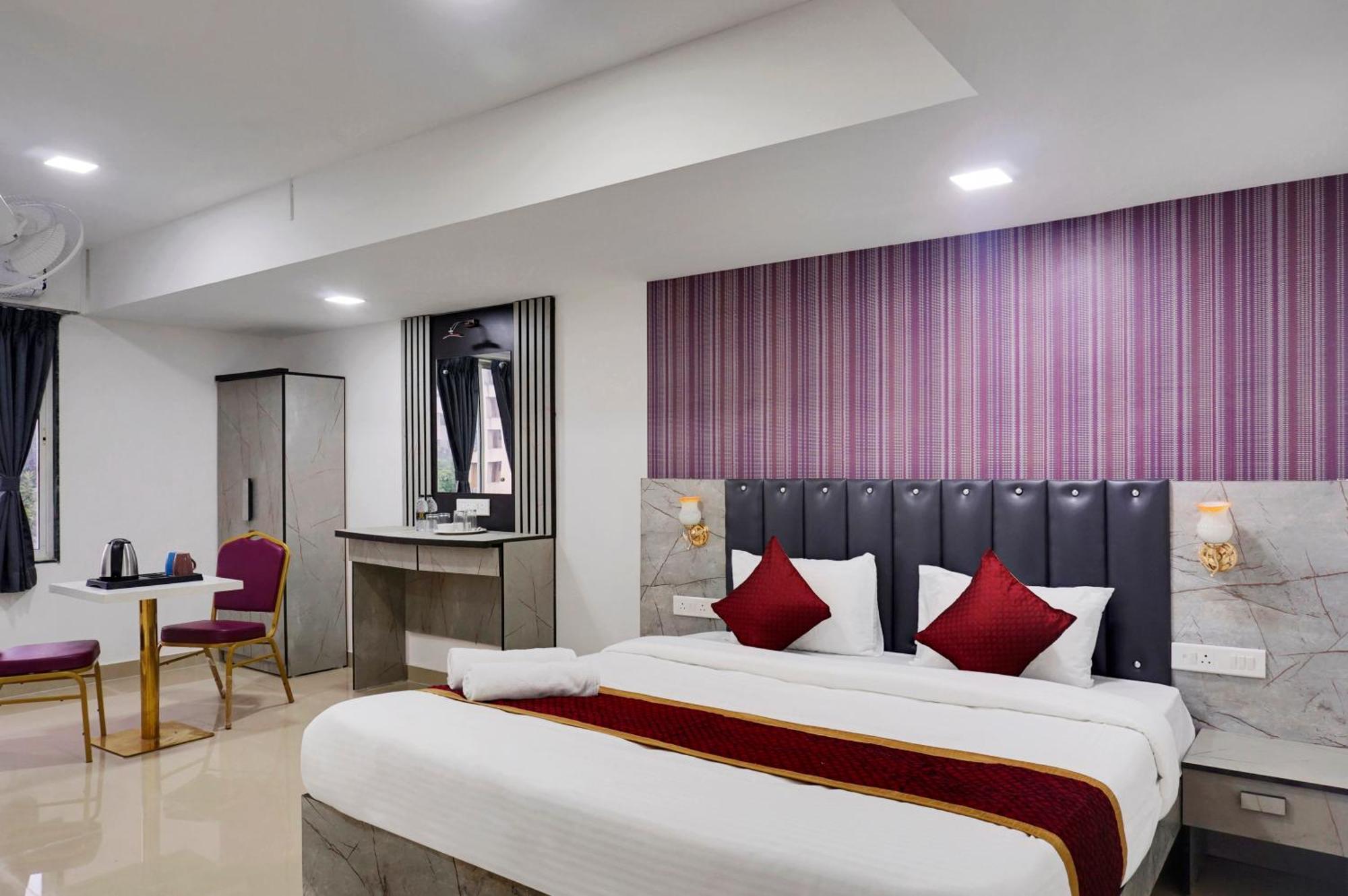 Hotel Orchard Park ปูเน่ ภายนอก รูปภาพ