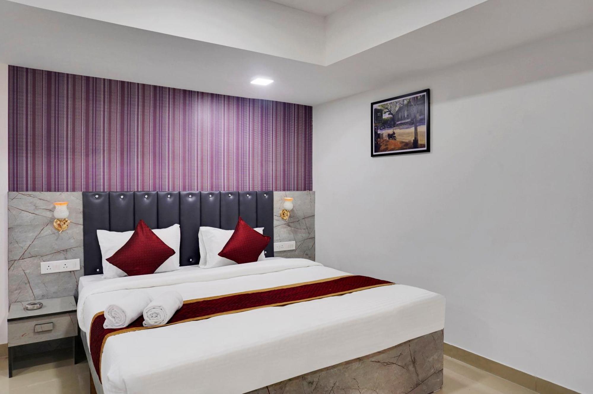 Hotel Orchard Park ปูเน่ ภายนอก รูปภาพ