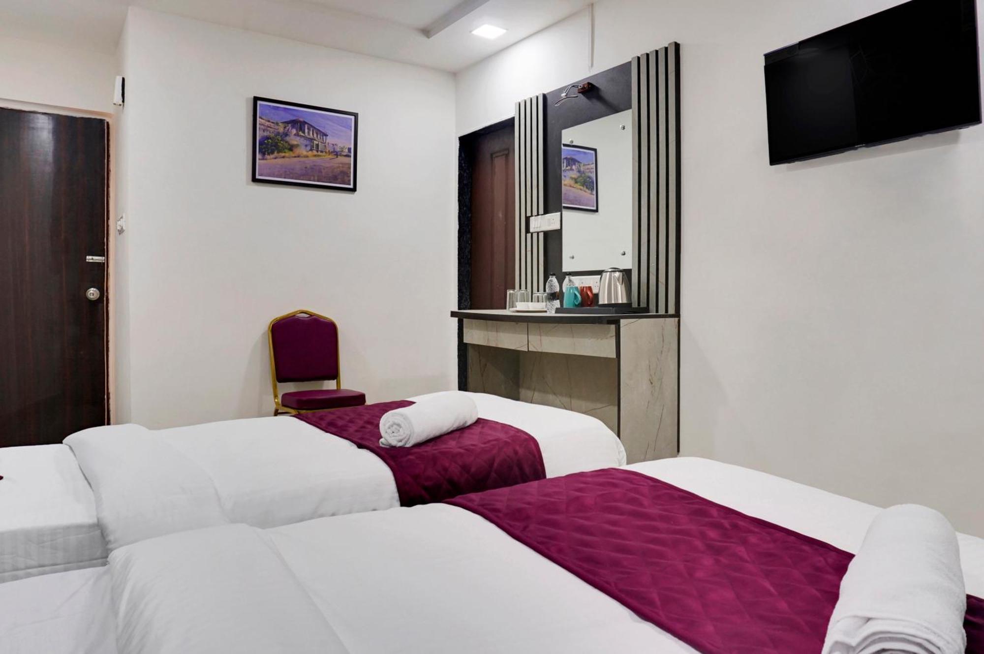 Hotel Orchard Park ปูเน่ ภายนอก รูปภาพ